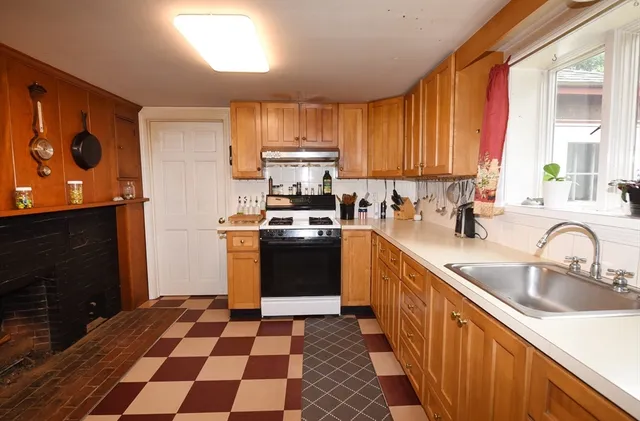 $540,000 | 696 Summer Street, Rockland, MA 02370