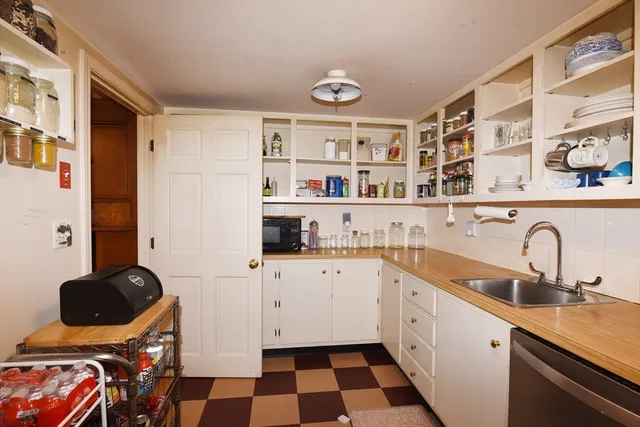 $540,000 | 696 Summer Street, Rockland, MA 02370