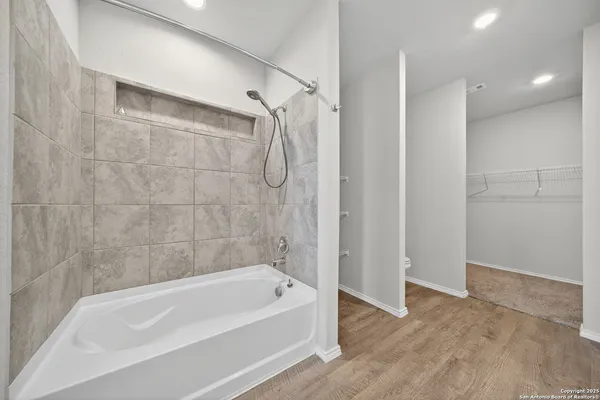 $1,950 | 10419 Lateleaf Oak, San Antonio, TX 78223