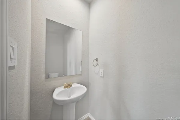 $1,950 | 10419 Lateleaf Oak, San Antonio, TX 78223