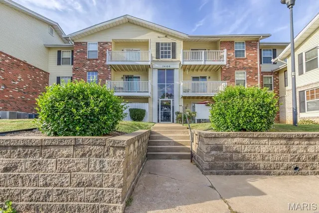 $125,000 | 1464 Hawks Nest Drive, Unit 27, St. Charles, MO 63303