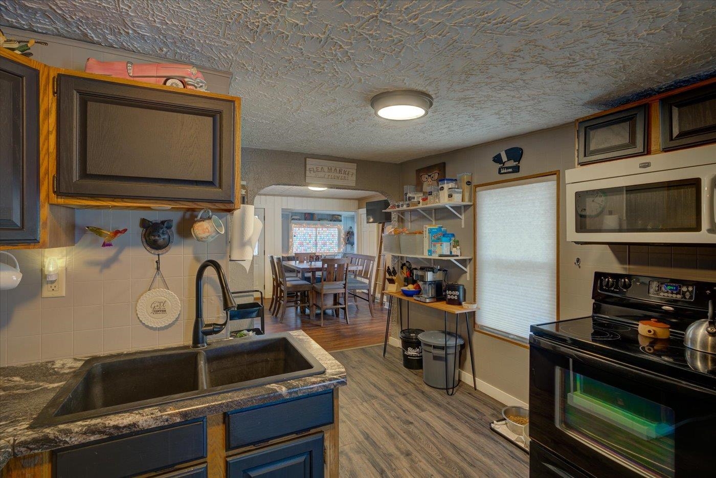 611 9th Street Baraboo, WI 53913 - Photo 11 of 34