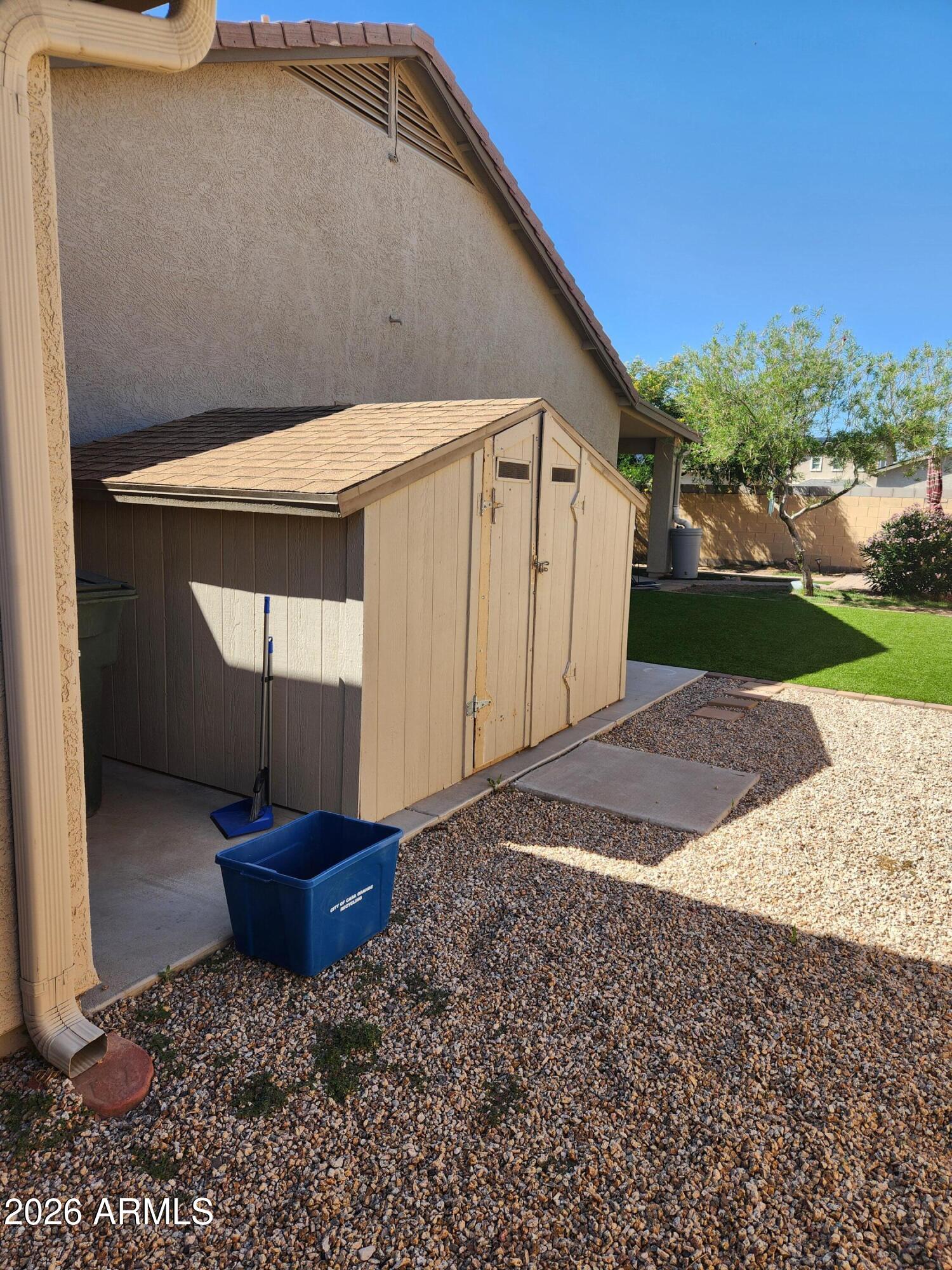 108 East Ridgeview Trail Casa Grande, AZ 85122 - Photo 24 of 38 a view of a backyard of the house