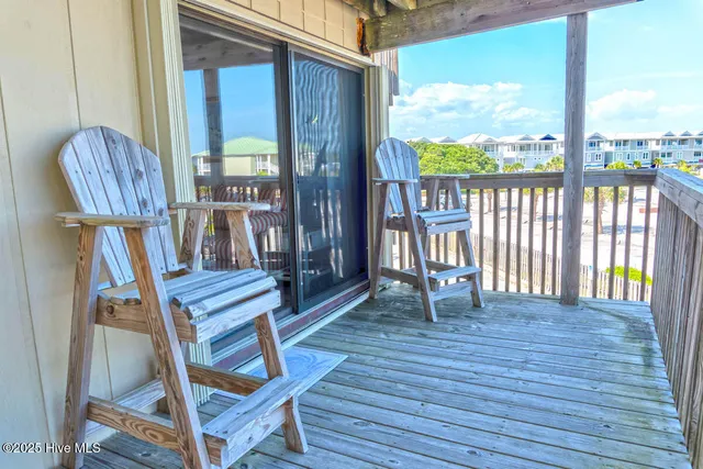 $315,900 | 9100 Reed Drive, Unit 3202, Emerald Isle, NC 28594