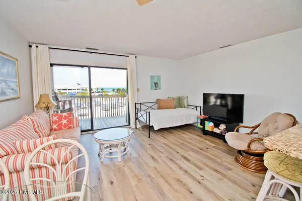 $309,000 | 9100 Reed Drive, Unit 3202, Emerald Isle, NC 28594