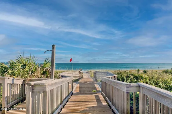 $309,000 | 9100 Reed Drive, Unit 3202, Emerald Isle, NC 28594