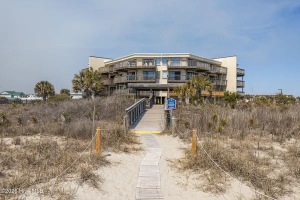 $309,000 | 9100 Reed Drive, Unit 3202, Emerald Isle, NC 28594