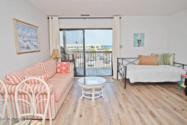 $315,900 | 9100 Reed Drive, Unit 3202, Emerald Isle, NC 28594