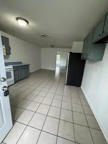 a view of a utility room