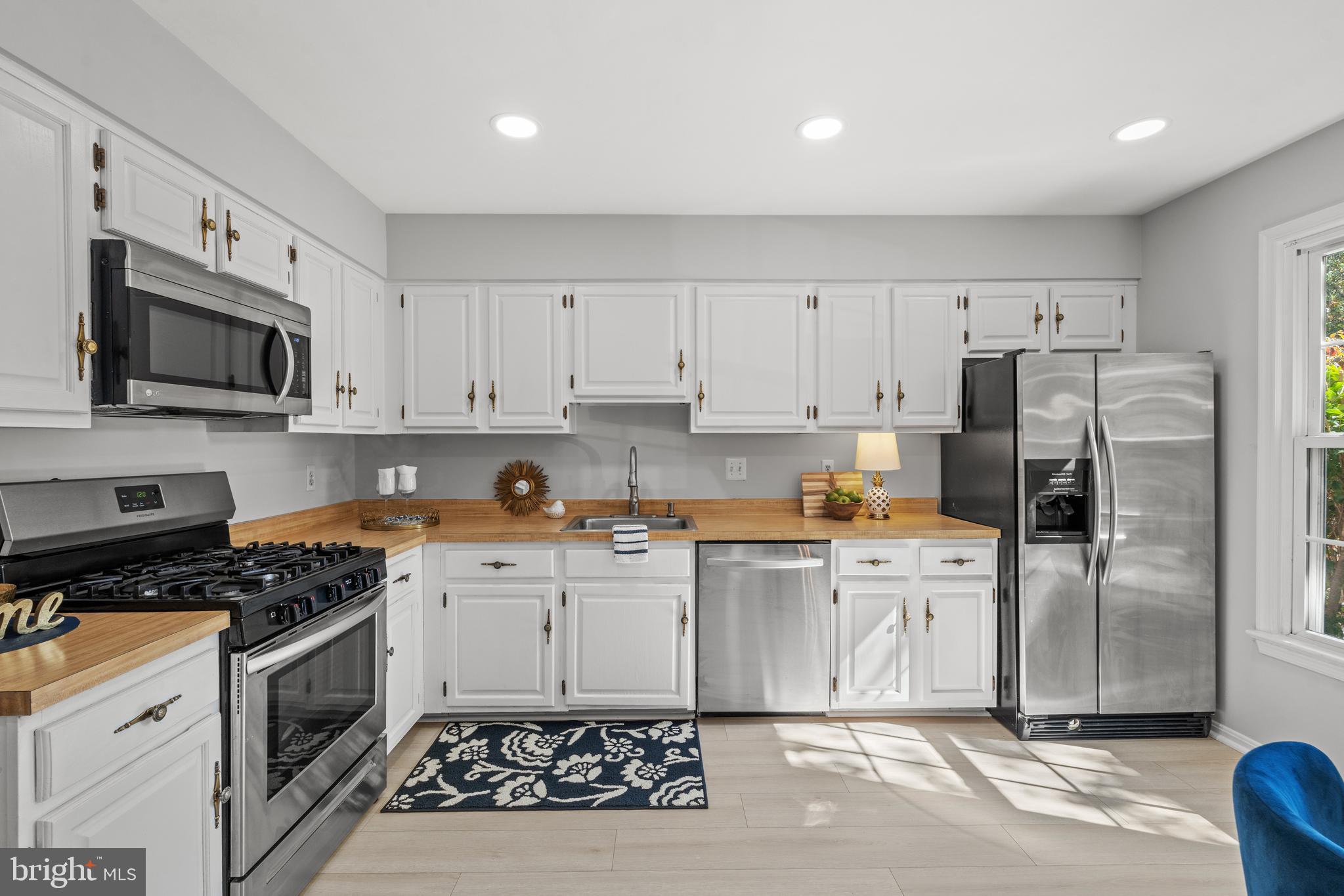 7863 Painted Daisy Drive Springfield, VA 22152 - Photo 11 of 37