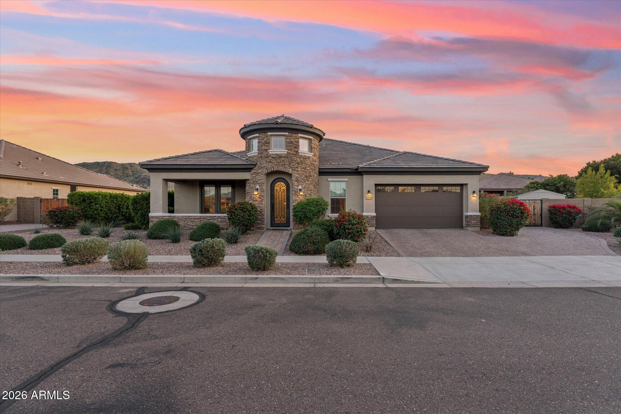 2909 East Harwell Road Phoenix, AZ 85042 - Photo 3 of 64 43-DSC08933