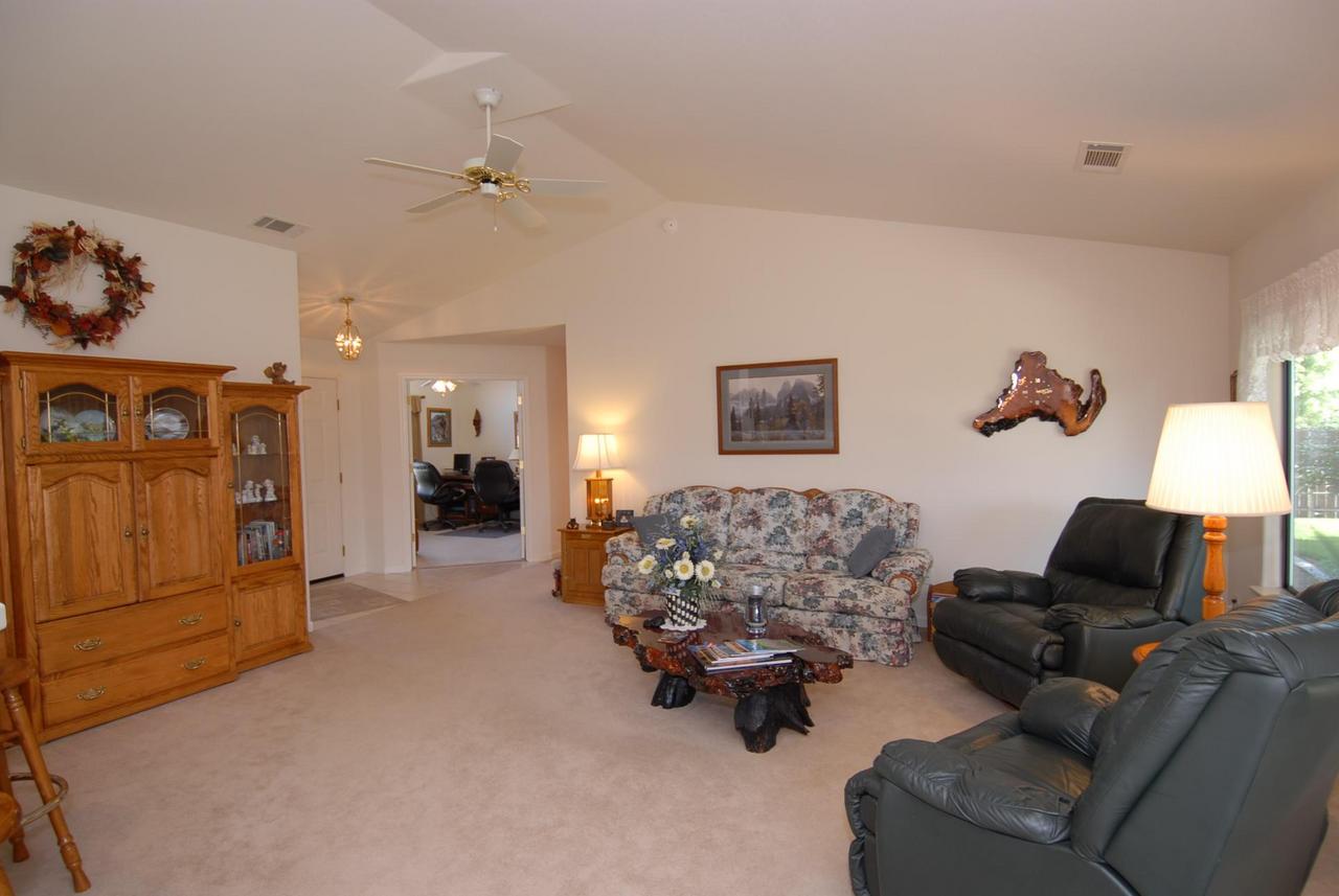 4424 Heather Ridge Lane Redding, CA 96001 - Photo 13 of 16 Living Room#2