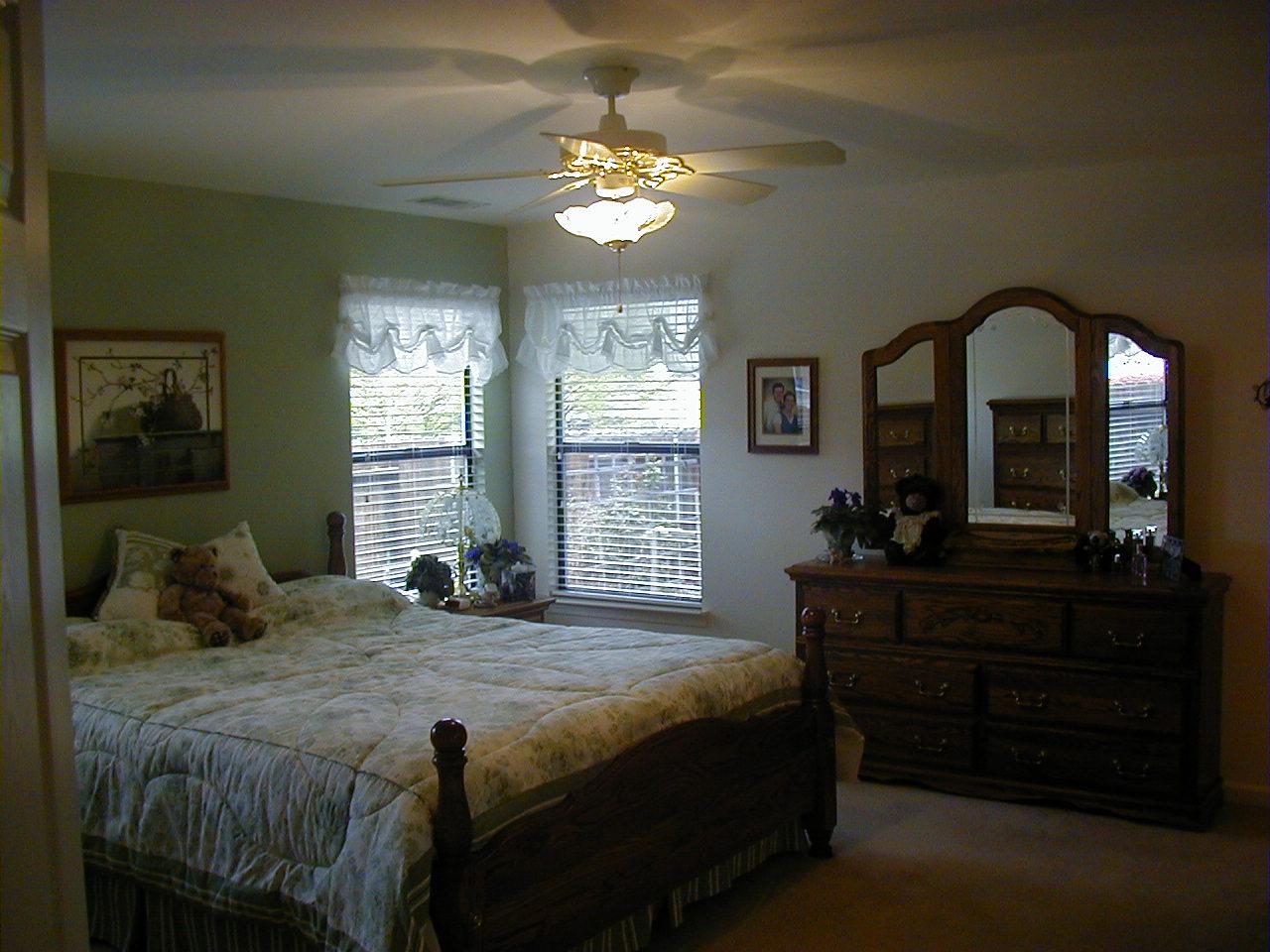 4424 Heather Ridge Lane Redding, CA 96001 - Photo 15 of 16 Bedroom