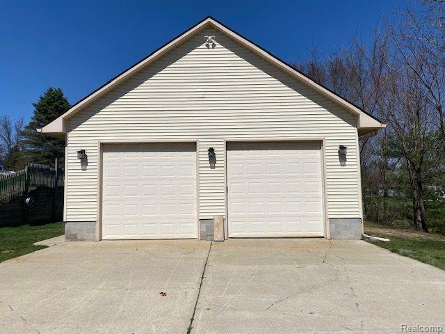 4350 Gregory Road Lake Orion, MI 48359 - Photo 4 of 37 Gallery Image 4