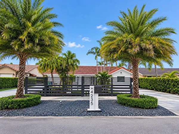$4,500 | 4235 Southwest 143rd Avenue, Miami, FL 33175