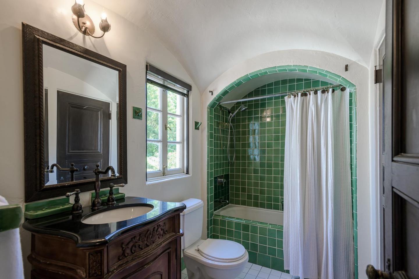 420 El Arroyo Road Hillsborough, CA 94010 - Photo 14 of 24