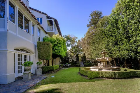 $5,995,000 | 420 El Arroyo Road, Hillsborough, CA 94010