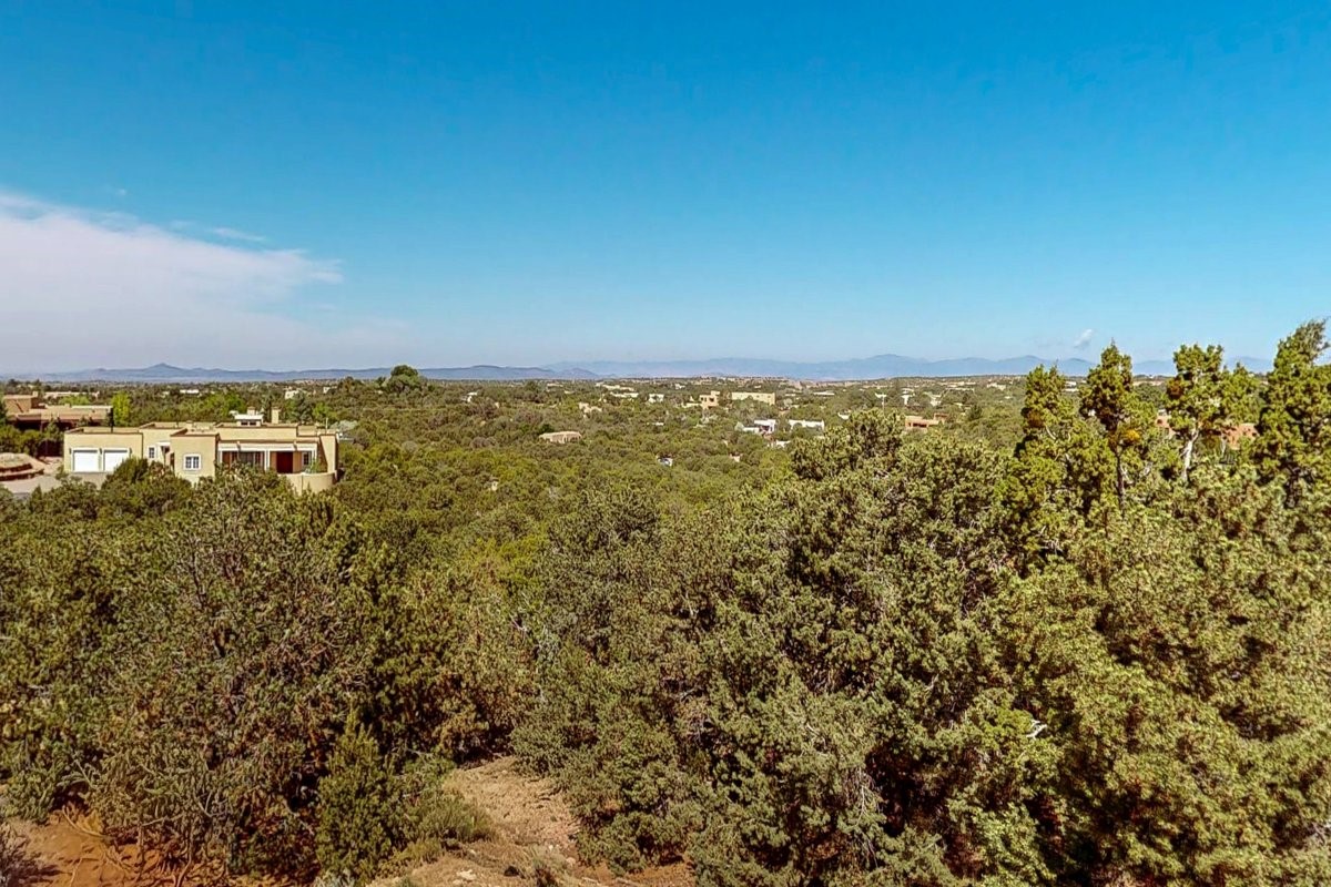 1064 Bishops Lodge Road Santa Fe, NM 87501 - Photo 37 of 40