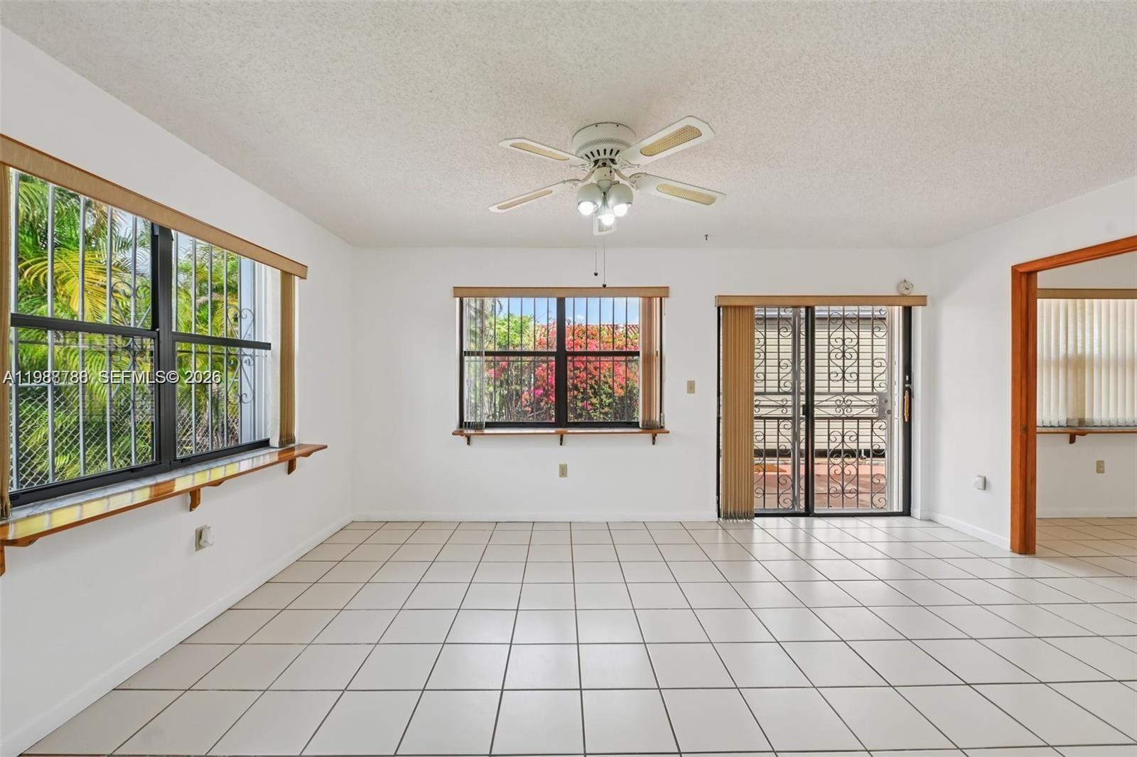 9585 Southwest 1st Terrace Miami, FL 33174 - Photo 15 of 48