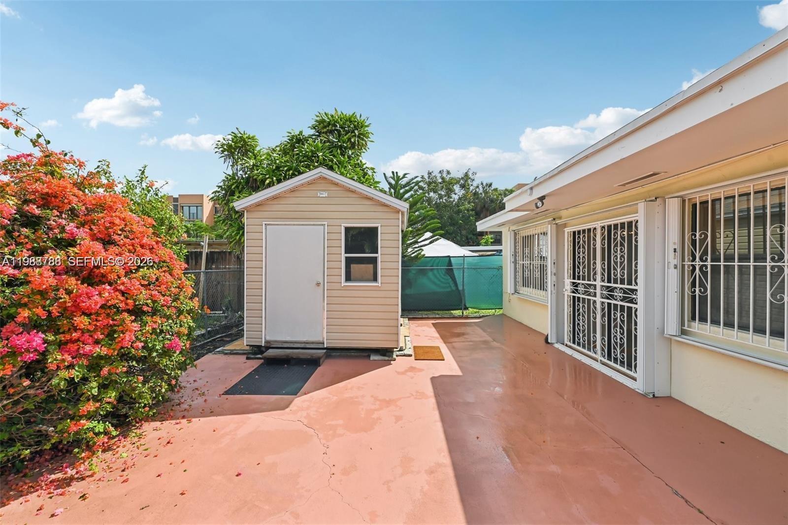 9585 Southwest 1st Terrace Miami, FL 33174 - Photo 33 of 48