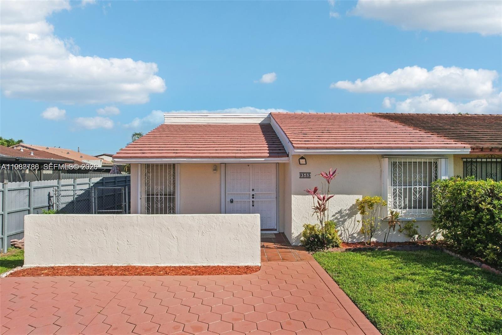 9585 Southwest 1st Terrace Miami, FL 33174 - Photo 36 of 48