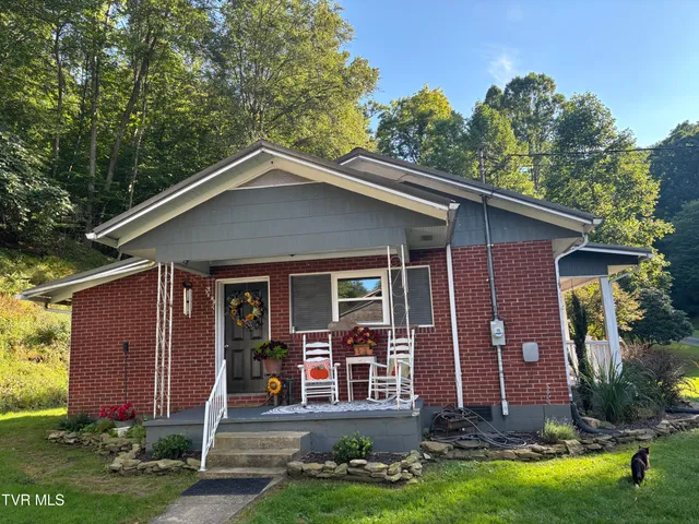 $149,000 | 251 Jackson Street, Clintwood, VA 24228