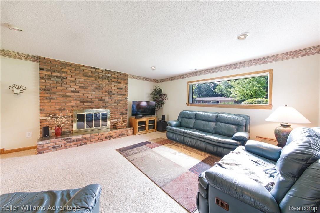 36508 West Lyman Road Farmington, MI 48331 - Photo 15 of 63 Lyman_36508_Family_01.jpg