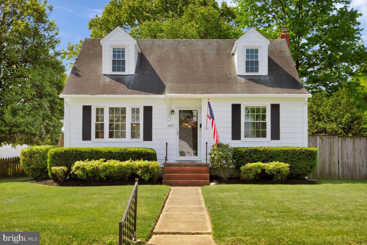 601  Forest View Rd