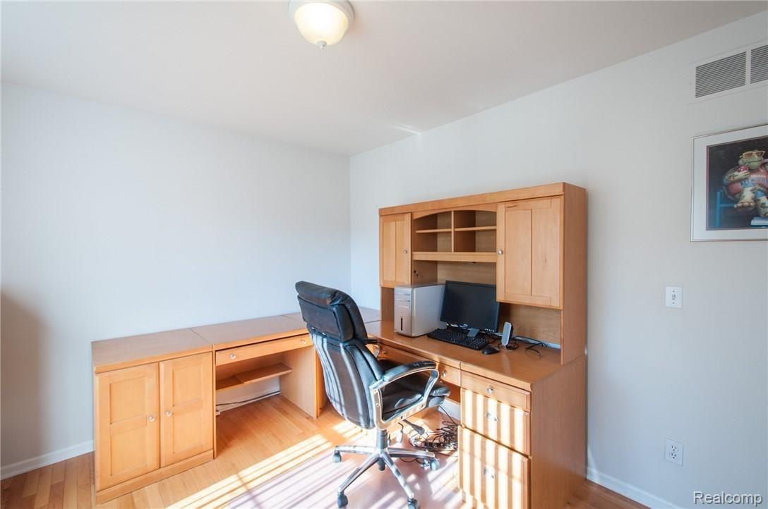 2825 Long Meadow Lane Rochester, MI 48307 - Photo 25 of 58 LongMeadowLn_2825_Office_03.jpg