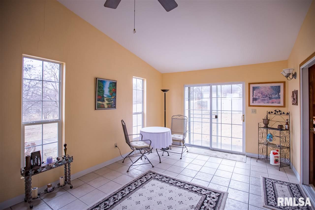 7905 Knoxville Road Milan, IL 61264 - Photo 8 of 24 Gallery Image 8