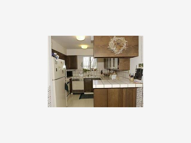 33 Park Road, Unit 16 Burlingame, CA 94010 - Photo 4 of 9 Gallery Image 4