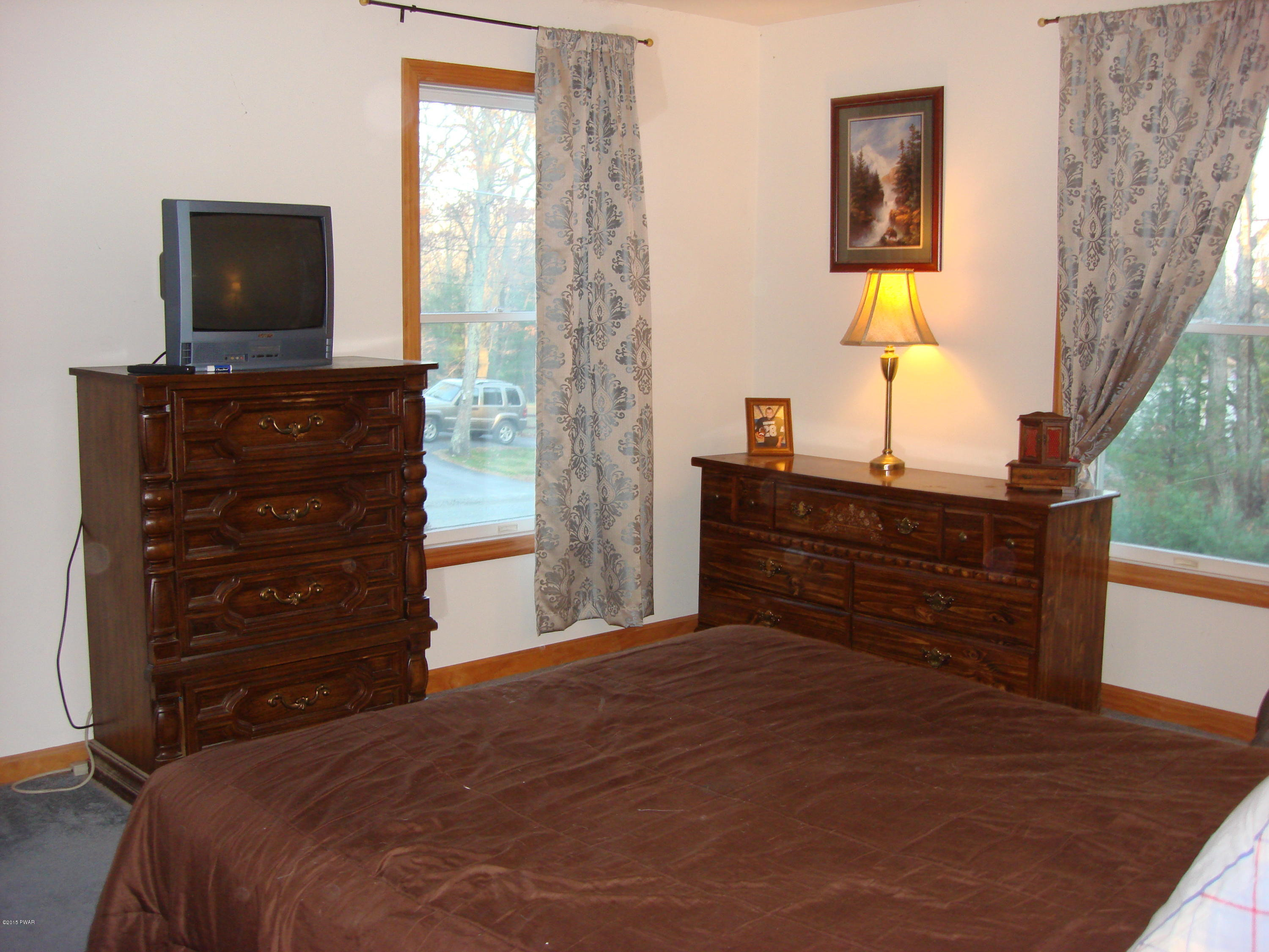 141 Piute Road Shohola, PA 18458 - Photo 5 of 30