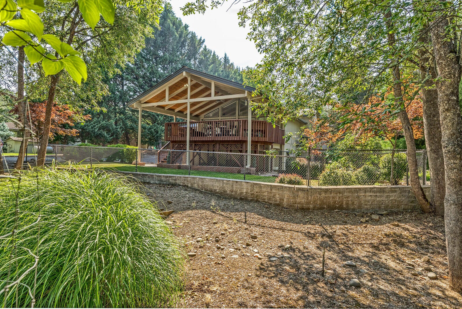 359 Rene Drive Shady Cove, OR 97539 - Photo 4 of 67 19_rd_19_mls