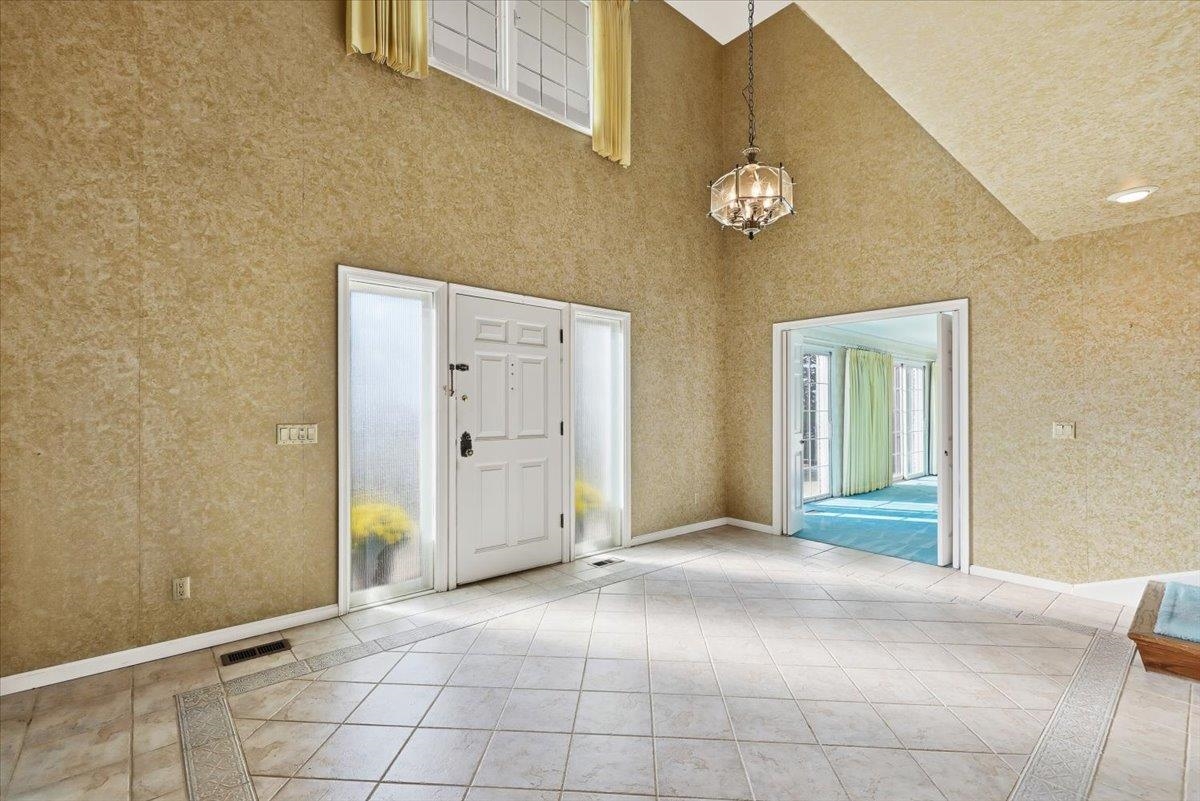 3433 South High Drive Spokane, WA 99203 - Photo 5 of 50