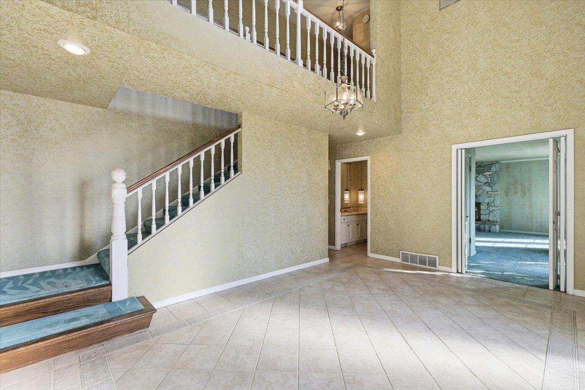 3433 South High Drive Spokane, WA 99203 - Photo 6 of 50