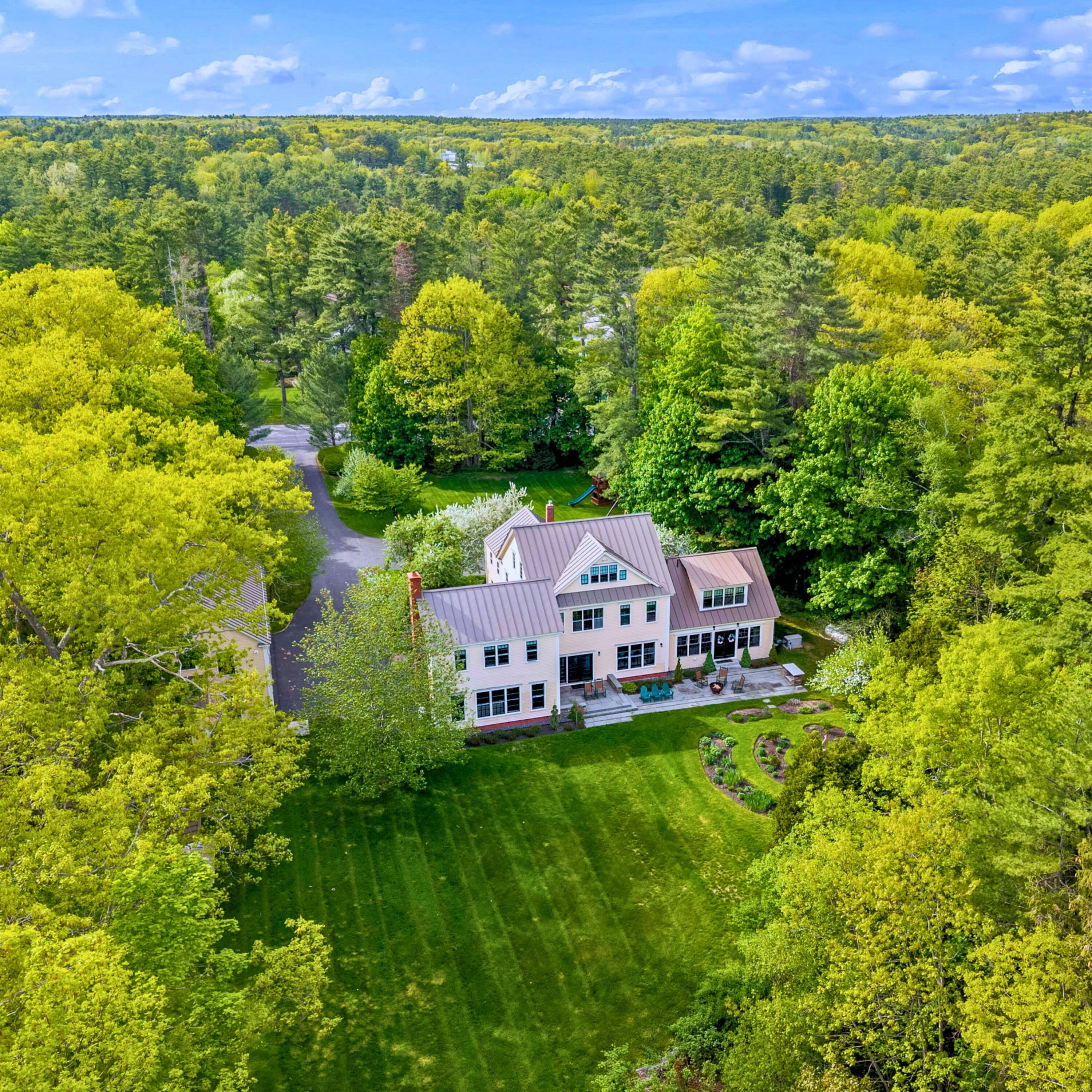 127 Foreside Road Falmouth, ME 04105 - Photo 9 of 59 127 Foreside- Summer Aerial 2