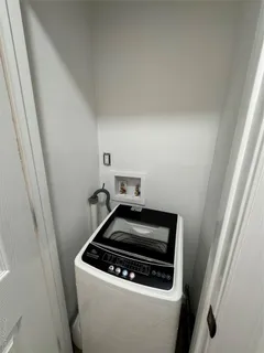 a close up view of washer and dryer