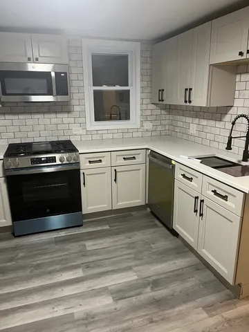 $2,500 | 8720 South May Street, Unit 2, Chicago, IL 60620