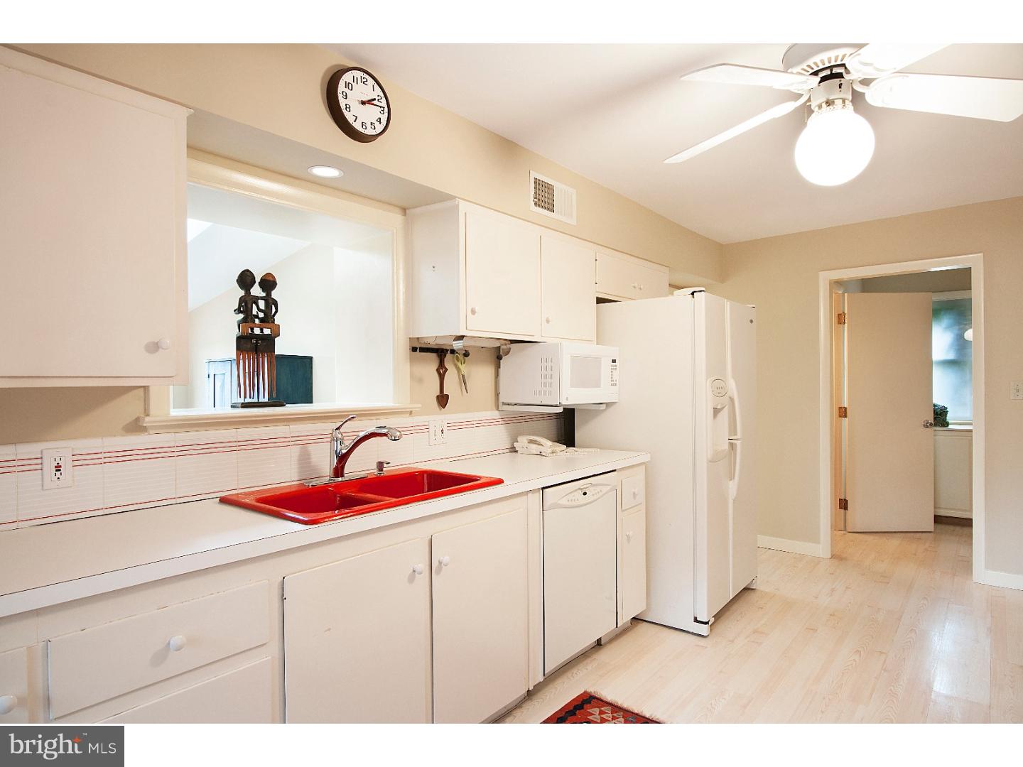 5142 Vera Cruz Road Center Valley, PA 18034 - Photo 12 of 25 Kitchen