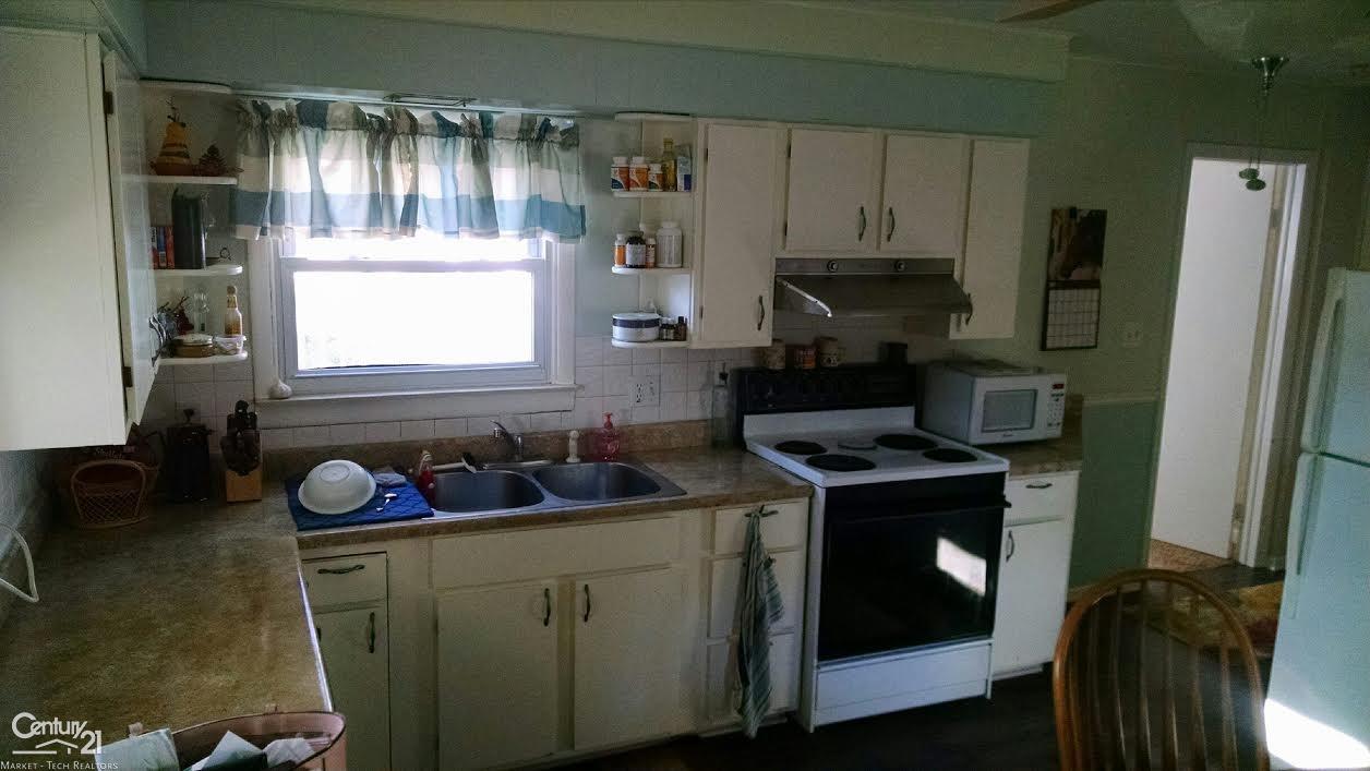 53730 Bates Road New Baltimore, MI 48051 - Photo 9 of 12