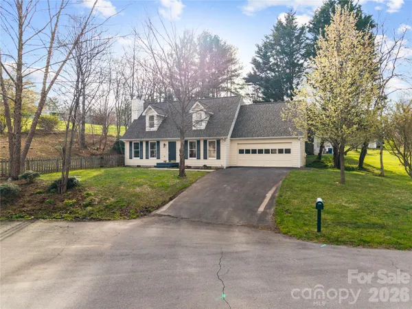 $489,900 | 10 Orchard Place, Weaverville, NC 28787