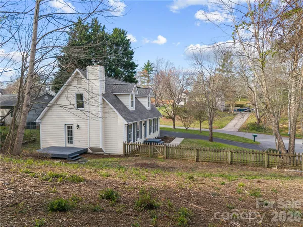 $489,900 | 10 Orchard Place, Weaverville, NC 28787