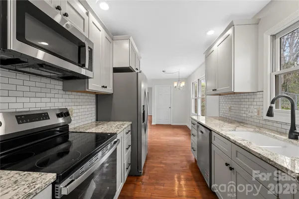 $489,900 | 10 Orchard Place, Weaverville, NC 28787