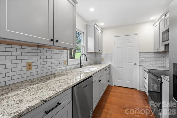 $489,900 | 10 Orchard Place, Weaverville, NC 28787