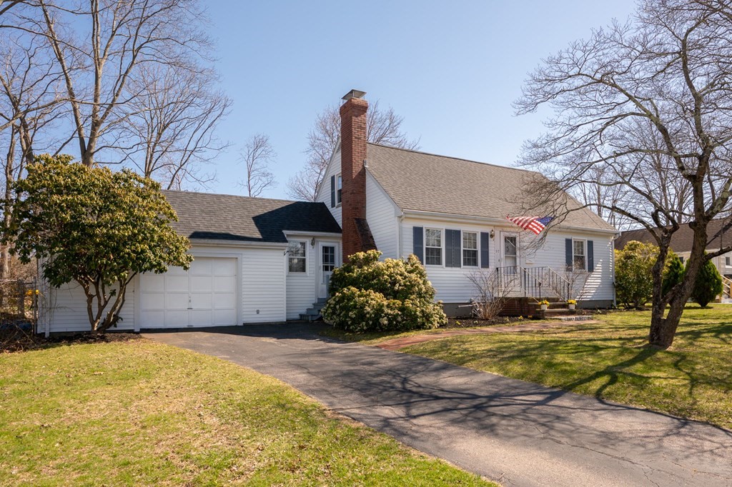 57 Amherst Road Braintree, MA 02184 - Photo 3 of 34 Gallery Image 3