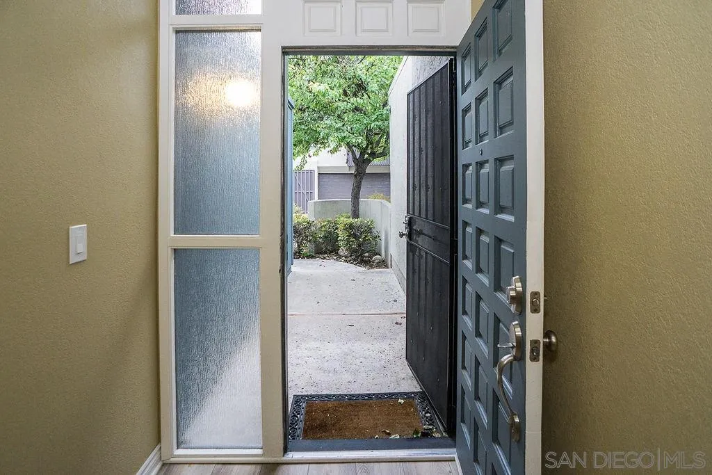 6395 Rancho Mission Road, Unit 10 San Diego, CA 92108 - Photo 2 of 25 Gallery Image 2