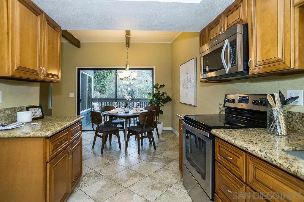 6395 Rancho Mission Road, Unit 10 San Diego, CA 92108 - Photo 8 of 25 Gallery Image 8