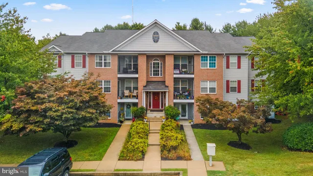 $266,000 | 3820 Sunnyfield Court, Unit 3C, Hampstead, MD 21074