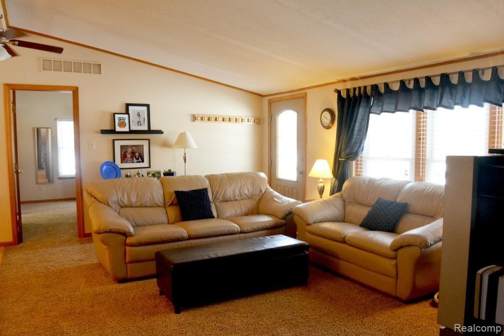 7177 West Allen Road Fowlerville, MI 48836 - Photo 4 of 24