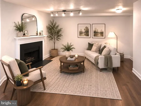 $2,100 | 3819 Davis Place Northwest, Unit 2, Washington, DC 20007